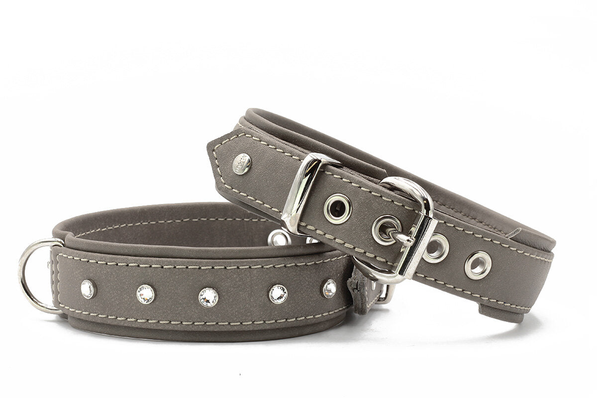 Halsband Old English mit Stein old grey – Feine Pfote