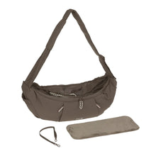 Laden Sie das Bild in den Galerie-Viewer, Hundetragetasche Crinkled - Bara chocolate