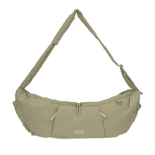 Laden Sie das Bild in den Galerie-Viewer, Hundetragetasche Crinkled - Bara pale olive