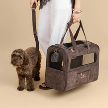 Laden Sie das Bild in den Galerie-Viewer, Hundetasche BALOUVER Cord Mocha Brown