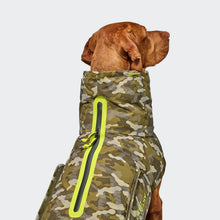 Laden Sie das Bild in den Galerie-Viewer, Cloud7 Hundemantel Alaska Aktiv Camo