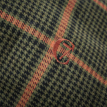 Laden Sie das Bild in den Galerie-Viewer, Cloud7 Hundemantel Brooklyn Flannel Tartan Green