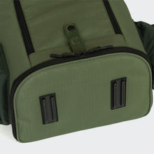 Laden Sie das Bild in den Galerie-Viewer, Cloud7 Hunderucksack AKTIV Olive