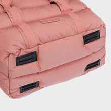 Laden Sie das Bild in den Galerie-Viewer, Cloud7 Hundetasche Montreal Faded Rose