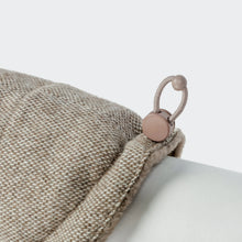 Laden Sie das Bild in den Galerie-Viewer, Cloud7 Hundemantel Dackel Brooklyn Tweed Beige (Mitte Oktober verfügbar)