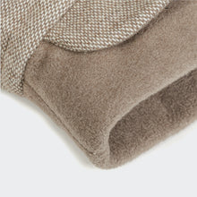 Laden Sie das Bild in den Galerie-Viewer, Cloud7 Hundemantel Fr. Bulldogge Brooklyn Tweed Beige