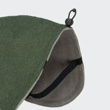 Laden Sie das Bild in den Galerie-Viewer, Cloud7 Hundemantel Brooklyn Flanell Fern Green Long