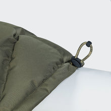 Laden Sie das Bild in den Galerie-Viewer, Cloud7 Hundemantel Fr. Bulldogge Alaska light olive