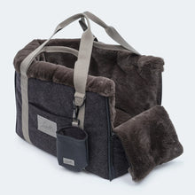 Laden Sie das Bild in den Galerie-Viewer, Leopold´s CosyBag Kitzbühel - Hundetasche aus Loden für Dackel und kleine Hunde