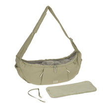 Laden Sie das Bild in den Galerie-Viewer, Hundetragetasche Crinkled - Bara pale olive