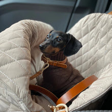 Laden Sie das Bild in den Galerie-Viewer, JAfein! Dogs &amp; Style  Hundetasche Car Elegante Greige