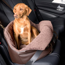 Laden Sie das Bild in den Galerie-Viewer, Leopold´s Finest Hunde-Autositz braun