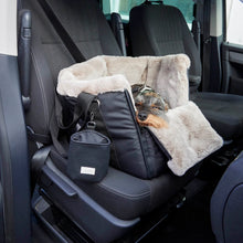 Laden Sie das Bild in den Galerie-Viewer, Leopold´s Finest CosyBag Frankfurt - Hundetasche fürs Autofahren und unterwegs