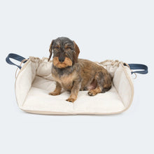 Laden Sie das Bild in den Galerie-Viewer, Leopold´s Finest Hundekissen CosyCloud beige
