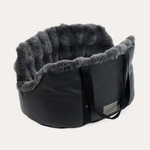 Laden Sie das Bild in den Galerie-Viewer, Leopold´s Finest Hunde-Autositz Cosy schwarz