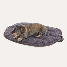 Laden Sie das Bild in den Galerie-Viewer, Leopold´s Finest Hundekissen CosyCloud dunkelbraun