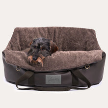 Laden Sie das Bild in den Galerie-Viewer, Leopold´s Finest Hunde-Autositz braun