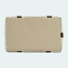 Laden Sie das Bild in den Galerie-Viewer, Leopold´s  Hundetasche CosyBag St. Moritz