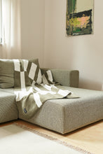 Laden Sie das Bild in den Galerie-Viewer, MiaCara Hundedecke Blocco Grolive/Natur