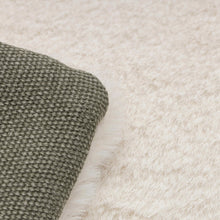 Laden Sie das Bild in den Galerie-Viewer, Cloud7 Hundereisebett Canvas Olive