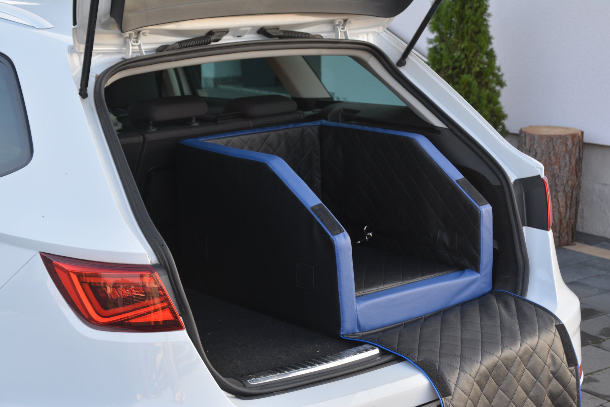 Rücksitz Autobett Karo Dual schwarz-dunkelblau – Feine Pfote
